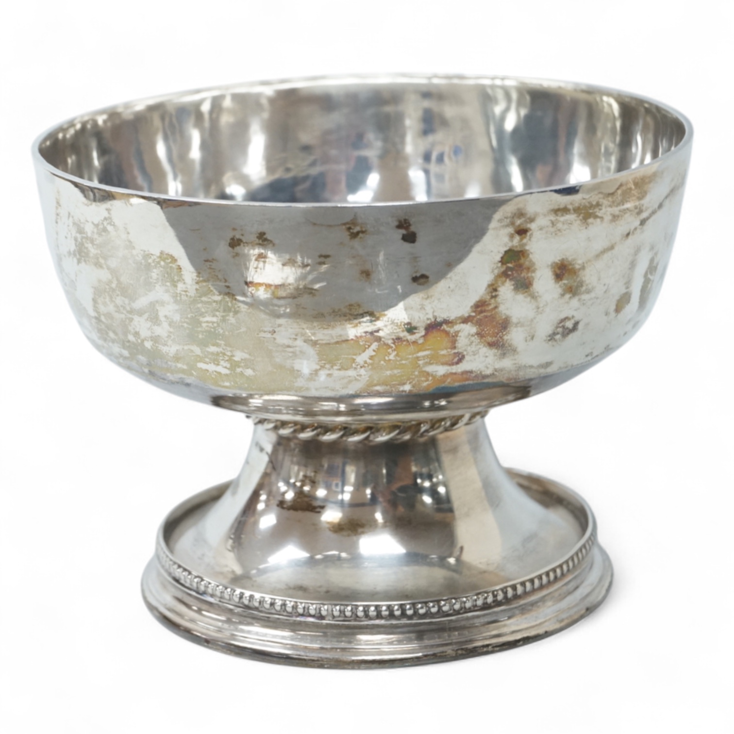 A George V Arts & Crafts silver pedestal bowl, by Nathan & Hayes, Chester, 1915, diameter 12.6cm, 9.2oz.